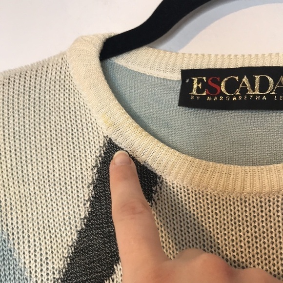 Escada Gray and Cream Crew Neck Sweater - Picture 4 of 14